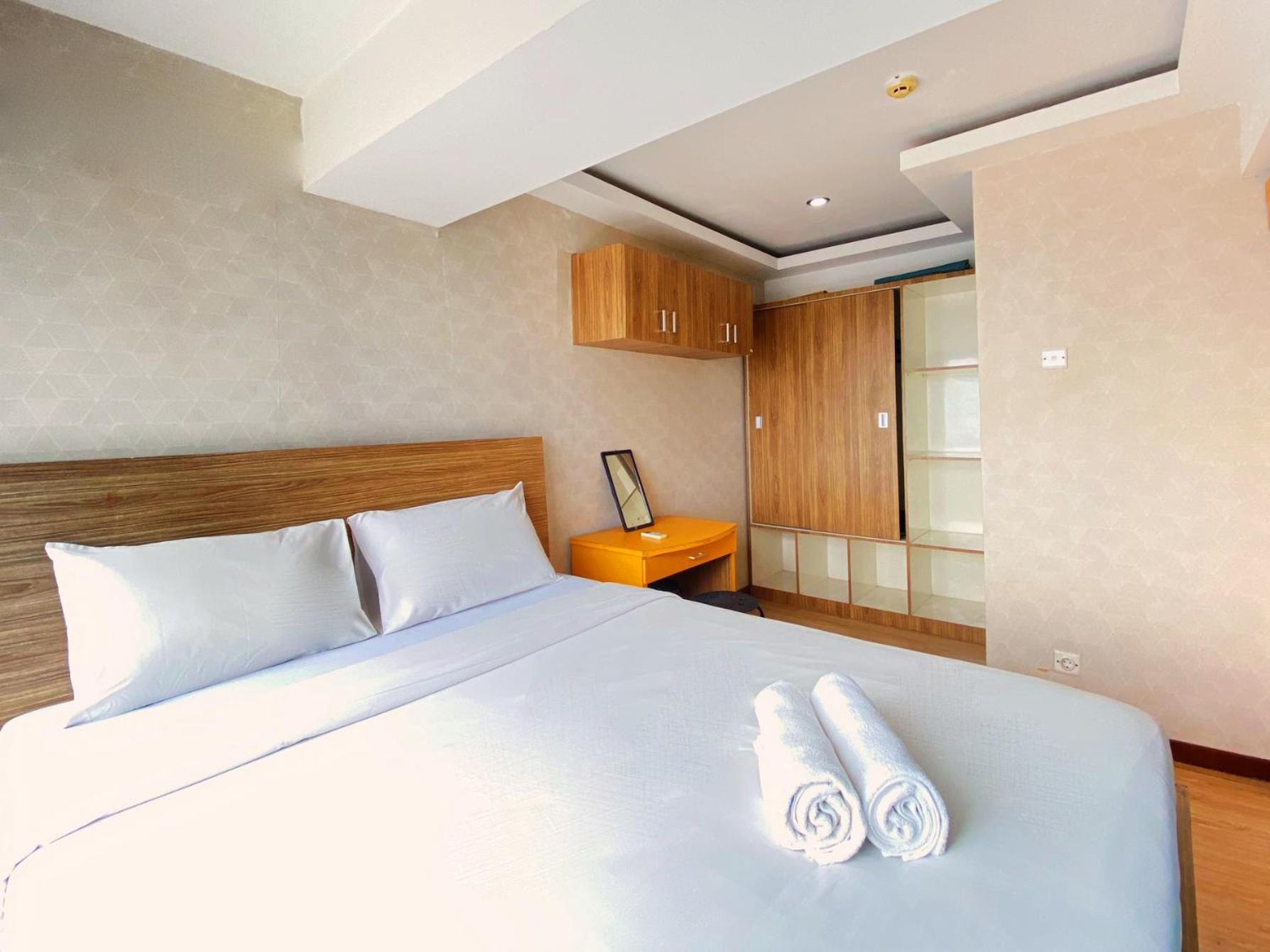 Spacious And Unique 1br At Jarrdin Cihampelas By Travelio Apartemen Bandung