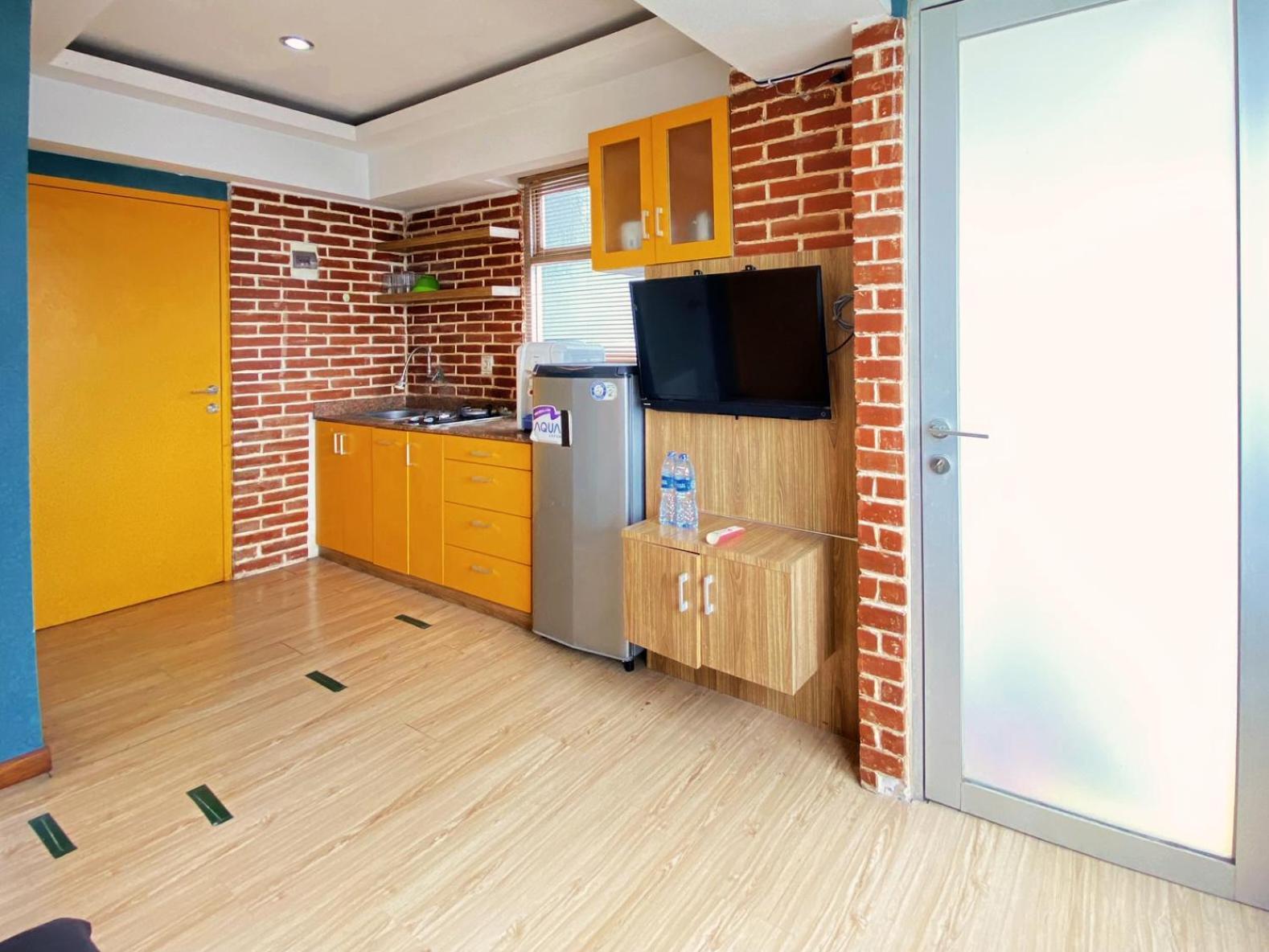 Spacious And Unique 1br At Jarrdin Cihampelas By Travelio Apartemen *